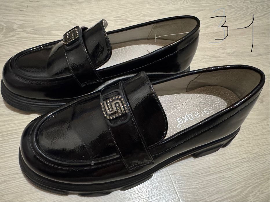 Продам обувь детскую