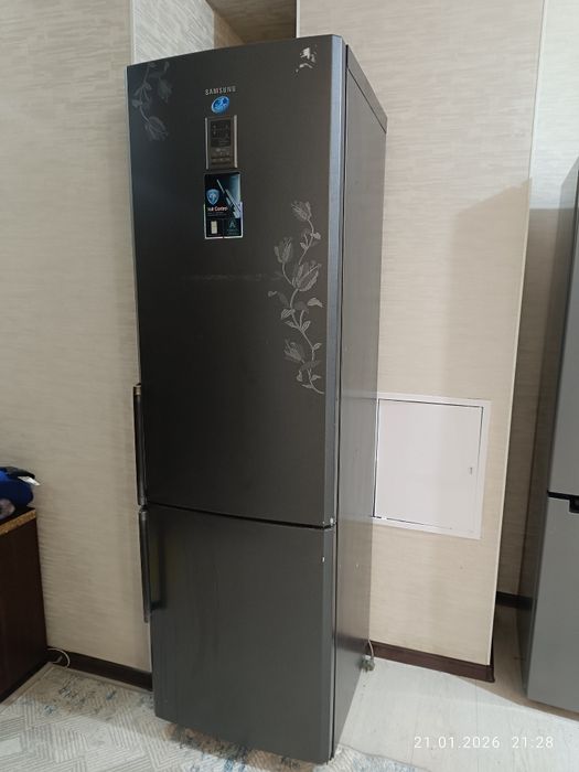 Холодильник Samsung