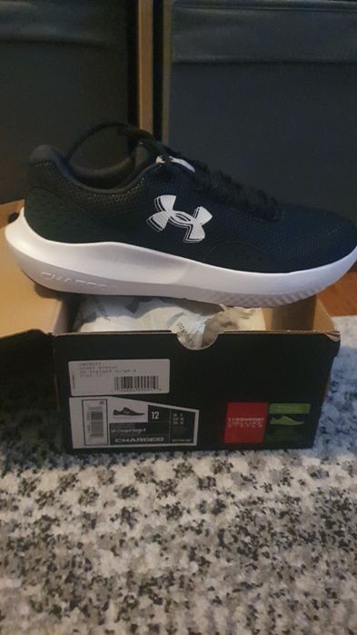 Adidasi Under Armour