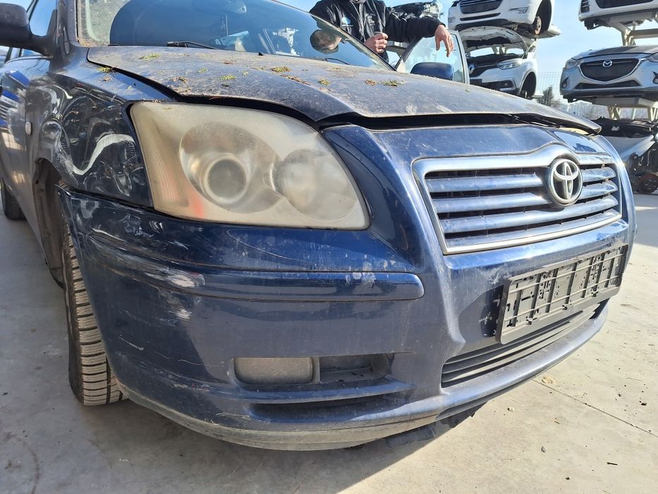 Предна броня Toyota Avensis / Тойота Авенсис 2005г.