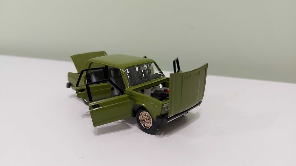 ВАЗ 2105 А39 1:43 СССР