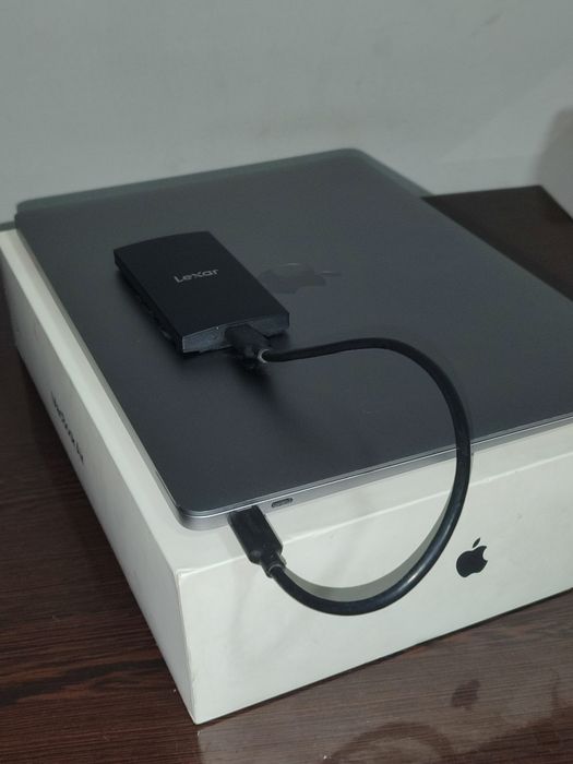 Macbook air m1 16/256