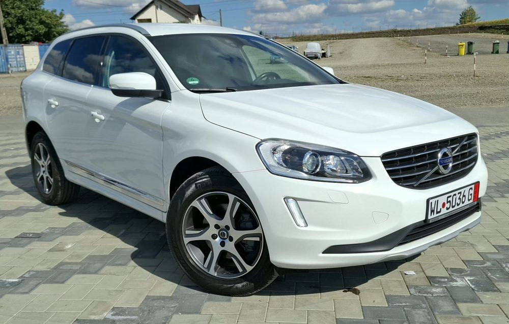 VOLVO XC 60 2018  Summer Xenon Led Navigatie Incalzire scaune Km 220000 carte service Numere valabile 30 zile