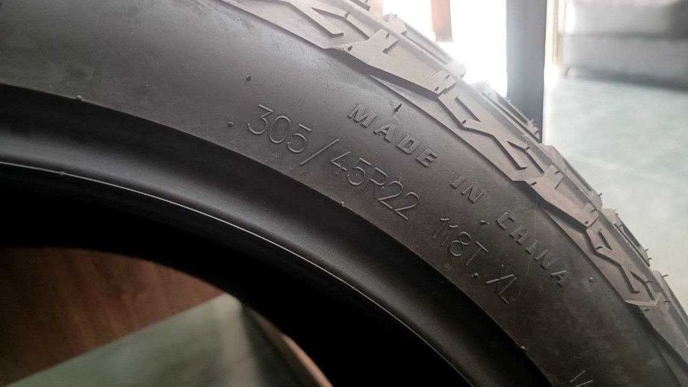 Шина ( резина, колесо ) Размер 305/45 R22 и 275/55 R20