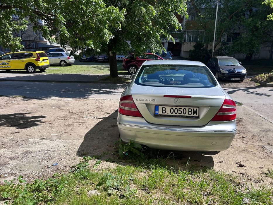 Продавам автомобил модел Mercedes Clk 240