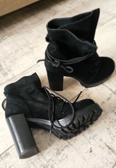 Ghete piele intoarsa