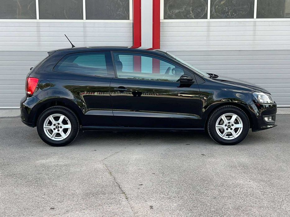 VW Polo 1.2I 2012 година