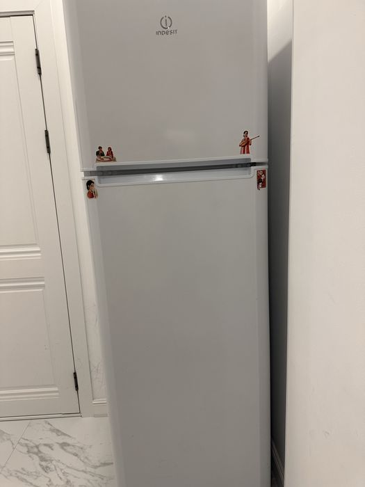 продается холодильник