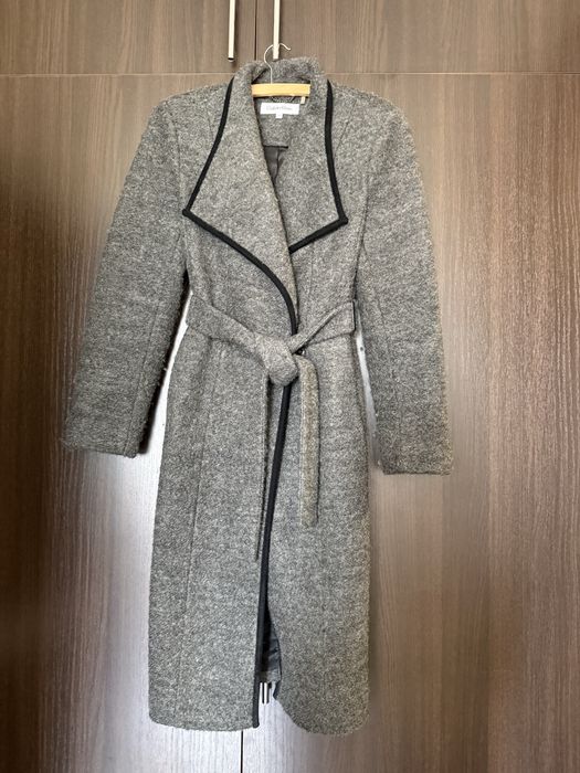 Продам пальто Calvin klein
