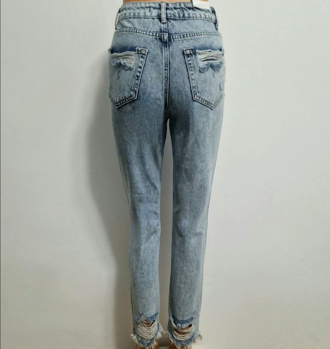 Blugi mom fit, mai multe mărimi