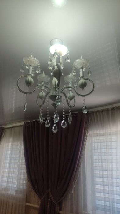 Люстра продается, в хорошем состоянии.