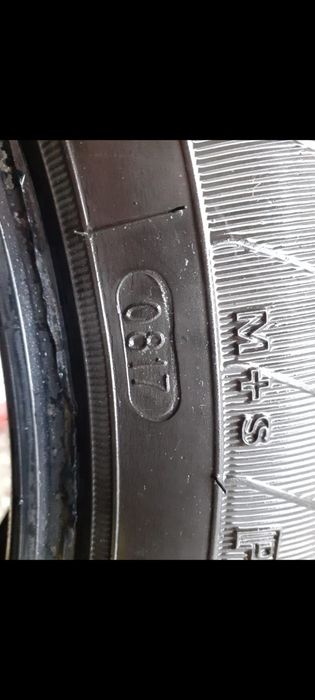 Vând 2 cauciucuri Goodyear