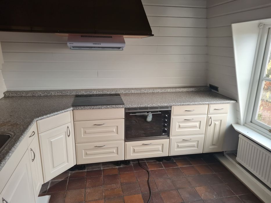 Mobilă de bucătărie