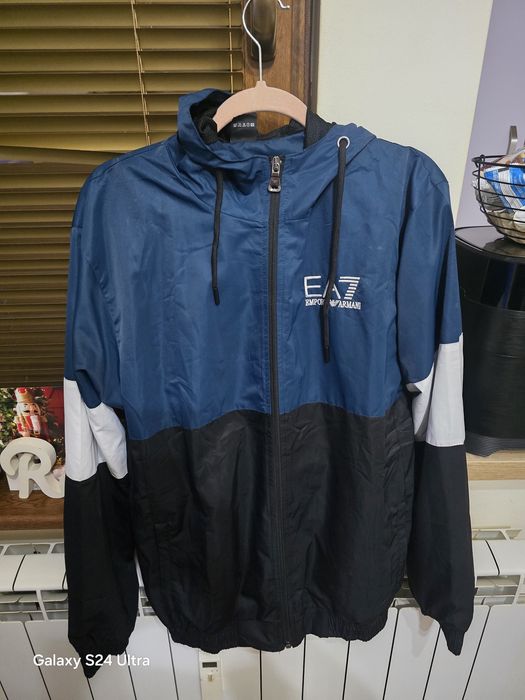 Тънко яке за продан