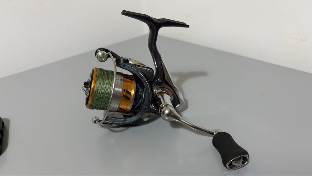 Combo spinning / Mulineta Daiwa Regal LT1000 si Lanseta Travel Delphin SpinTrip