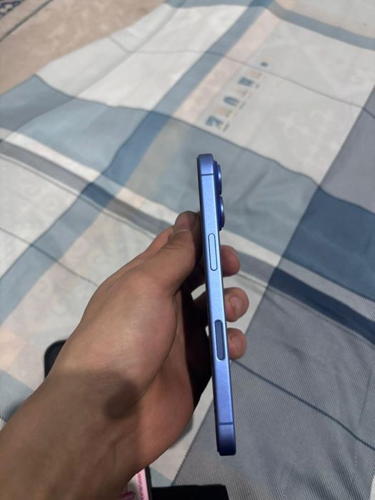 Подам айфон 16