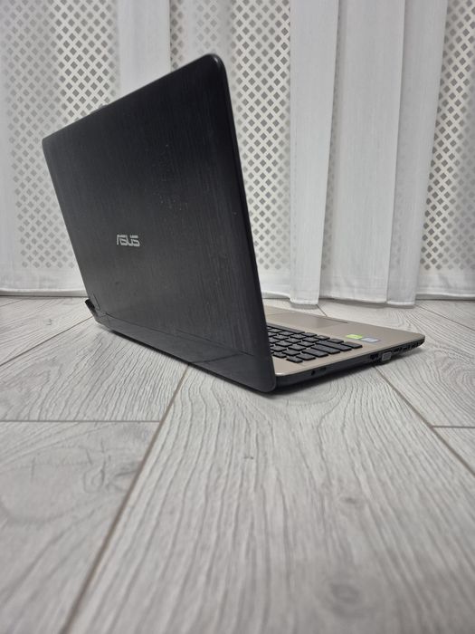 Ноутбук ASUS X541UJ
