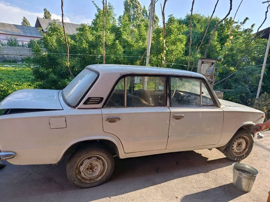 Jiguli 21011 Sotiladi