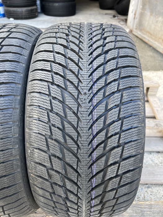 2 anvelope de iarna noi 245/35/19 Nokian!