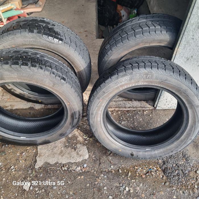 Продаю Шины комплект Новые