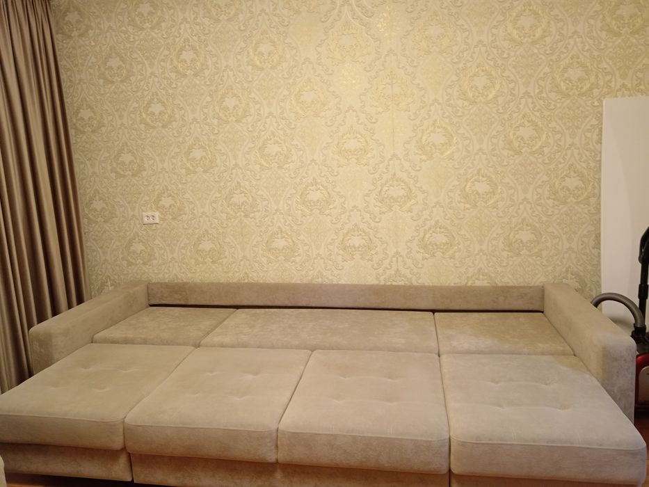 Продам диван светло коричневый