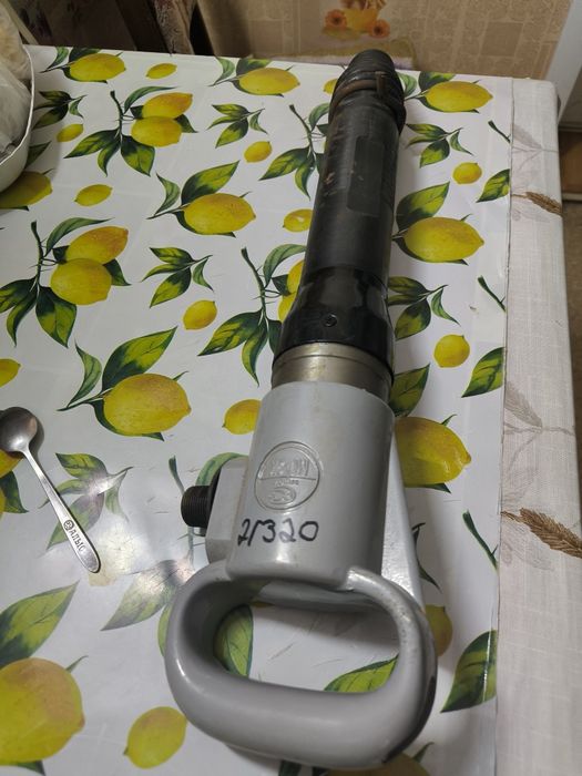 Продам отбойный молоток
