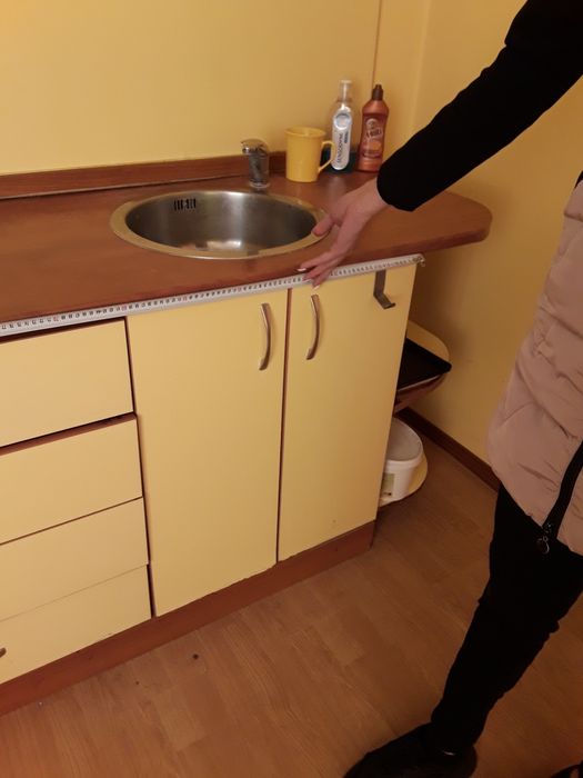 6Пълно оборудване стоматологичен  кабинет,от 2014г не работи .