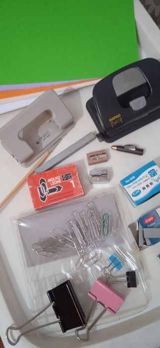 Игрушки детские: коляска детскская, куклы,посудки кофейные,лошадки