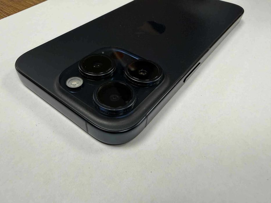 Продавам IPHONE 15 PRO 256GB Батерия 88%