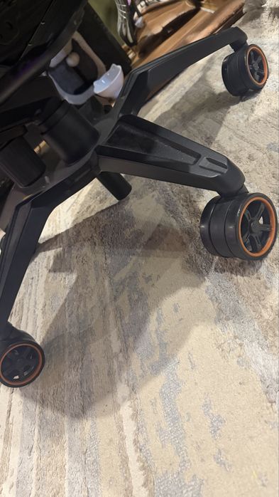 Продам игровое кресло