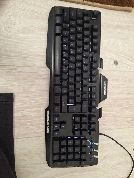 Tastatură de gaming rgb