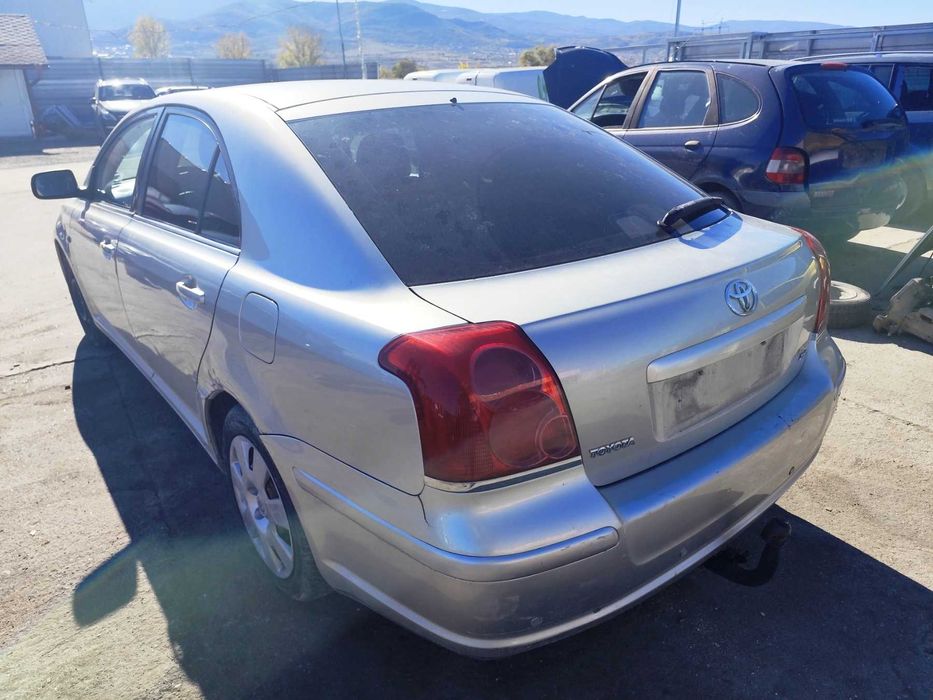 Toyota Avensis Т25 2.0 - 147к.с - 2003г. на части