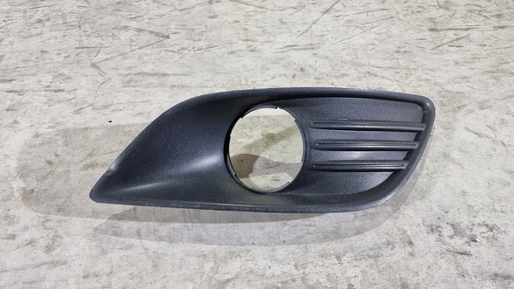 Grila proiector dreapta Ford Focus 2, 2007, 2008, 2009, 2010, 8M51-19952-P.