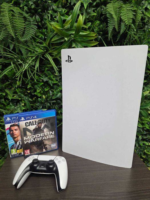 PlayStation 5 (PS5) Disk Edition 1TB + 2 Игри ( Modern Warfare & FIFA 19)