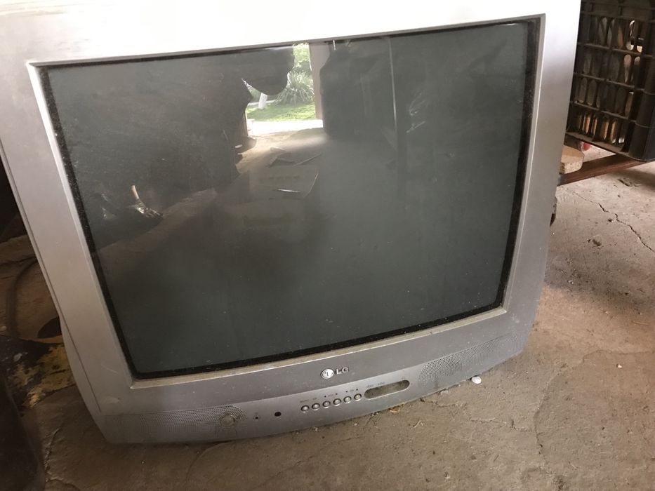 2 старых телевизора LG