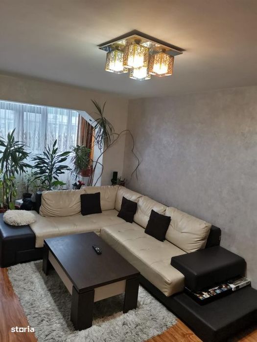 Apartament 3 camere, 77 mp, zona Vest
