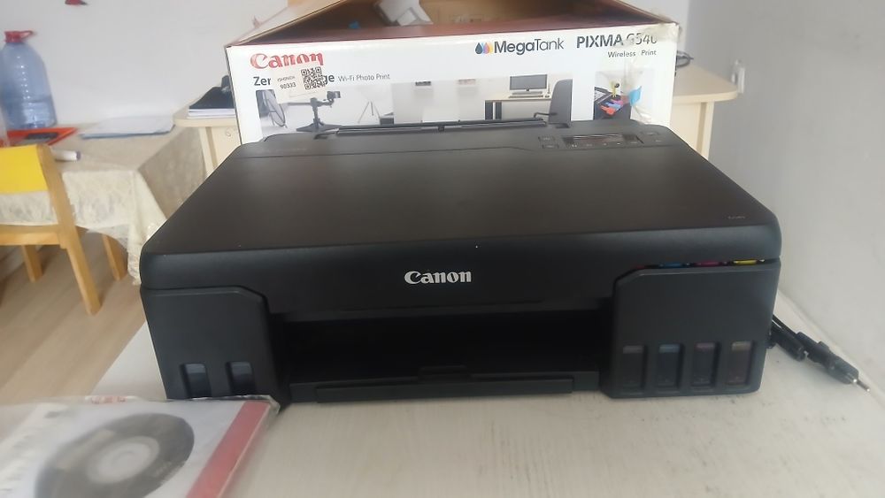 Printer sotiladi.  Canon   svetnoy     6 xil rangli