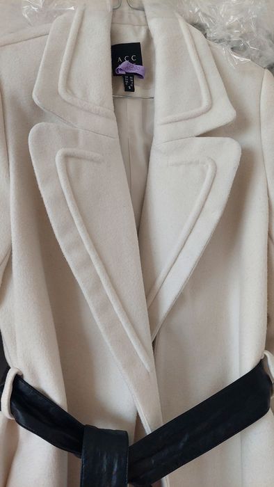 Бяло палто размер S