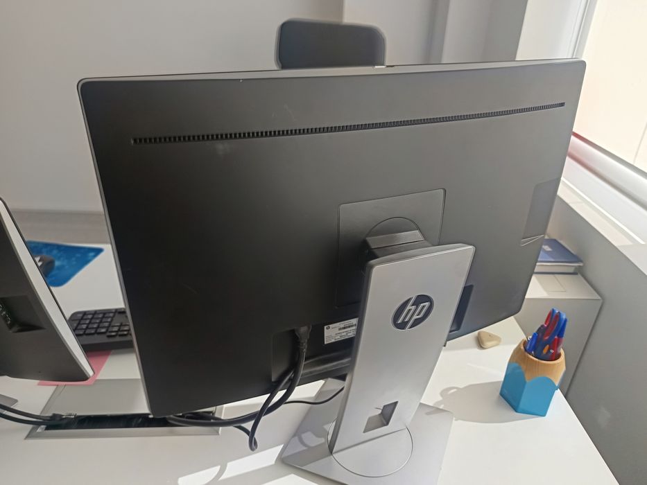 Monitoare HP pentru PC de 24 și 22 inch