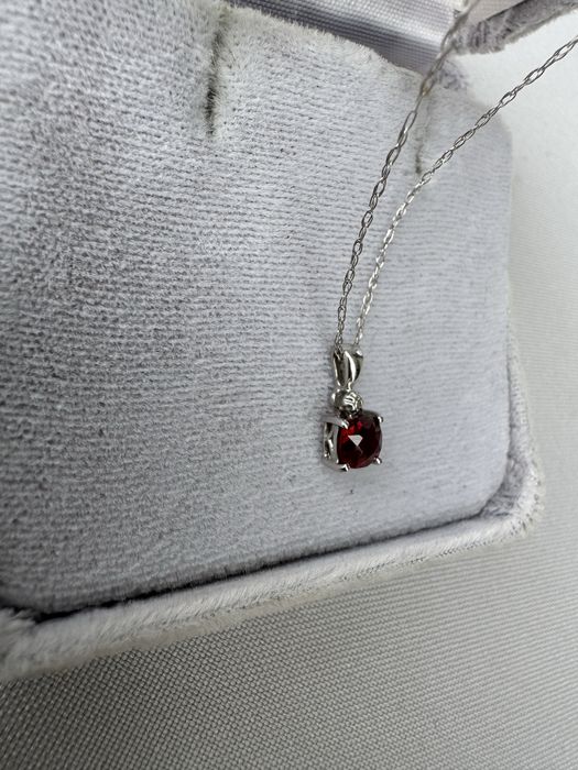 Pandantiv si lant din aur