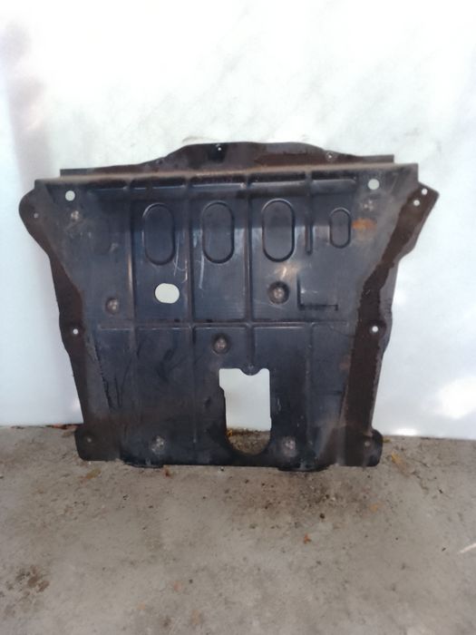 scut motor metalic dacia duster 1.3 benzina 2019