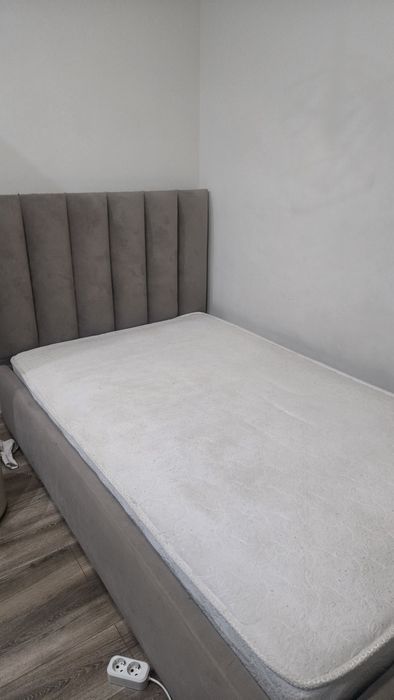 Продам кровать полуторка