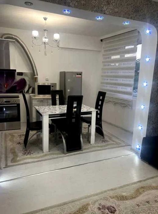 Дава се под наем Тристаен апартамент в Пловдив, Център - 110 кв.м за 500 € - Снимка #2