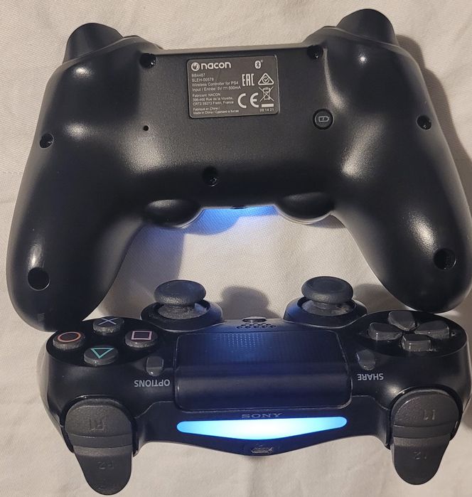 PS4 Pro 1TB – Пълен комплект с 2 джойстика