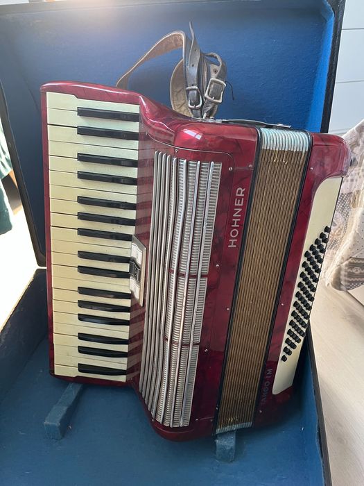 Акордеон Хонер / Hohner 60 баса