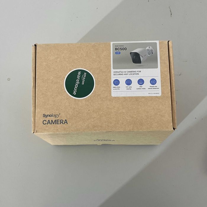 Cameră de supraveghere inteligentăSynology BC500, produs nou resigilat, în stare impecabilă.  Model premium cu funcții AI integrate,