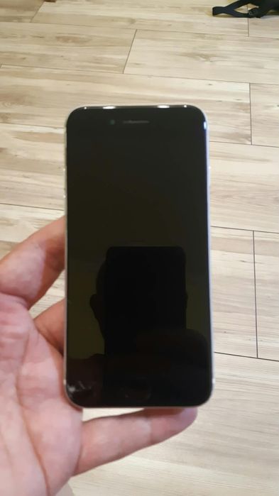iPhone SE, белый цвет 64GB