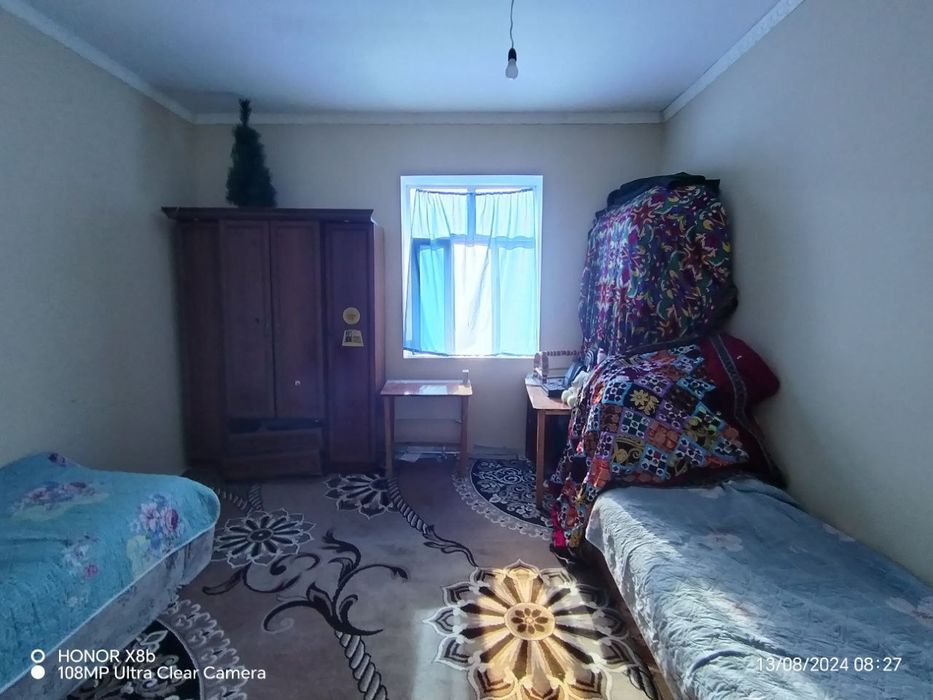 Hovli sotiladi              .