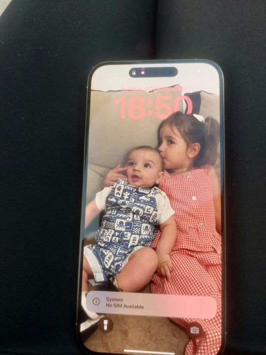 iPhone 15 pro max заключен