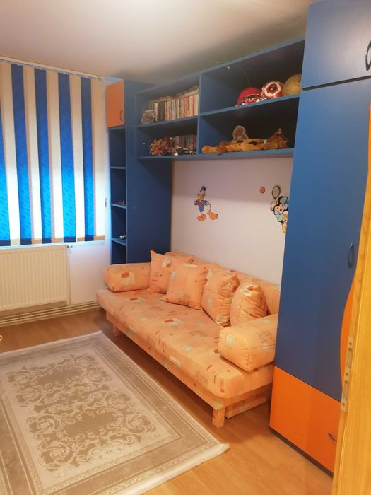 Apartament 3 camere decomandat, mobilat, 2 băi, zonă excelentă